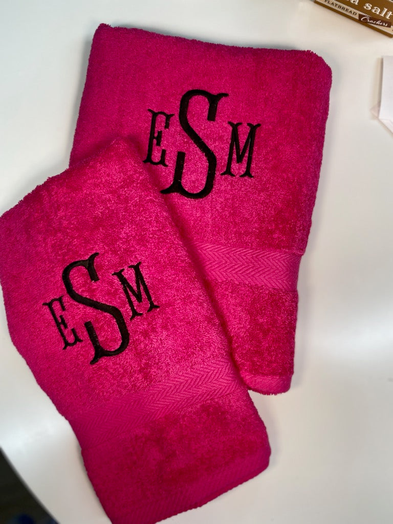 Monogrammed 8 Piece Deluxe Bath Towel Set The Monogram Merchant